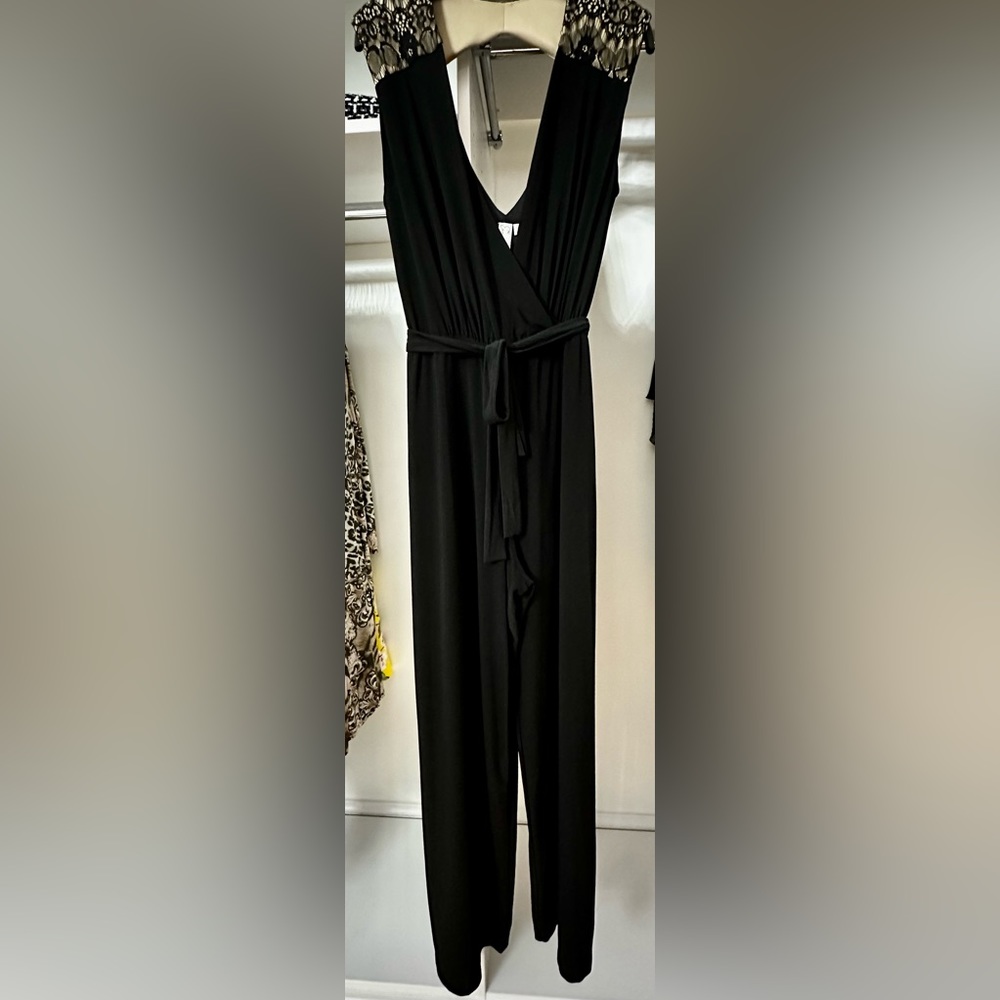 Black Lace Shoulder Jumpsuit 🖤 Used Once! Excellent Condition ✨ Large/ Sz. 12 - Picture 4 of 11